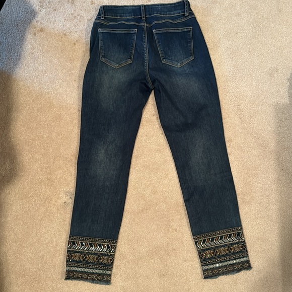 Tribal midrise ankle length jeans. Size 4. Embroidery detail at bottom. - Picture 4 of 6